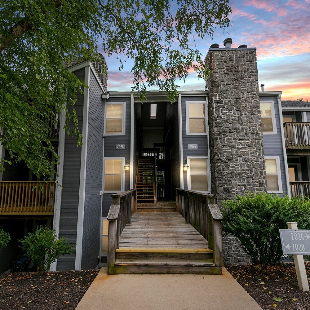 Le Coeur Du Monde Apartments, 2035 Clermont Crossing Drive, Saint Louis